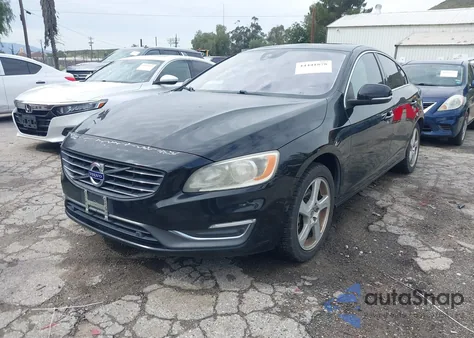 2015 Volvo S60 T5 Premier z USA, uszkodzony, nr VIN YV140MFB3F2313567